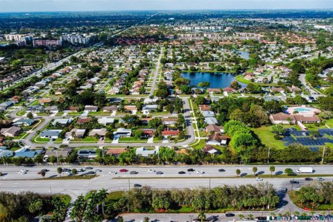 House in Delray Beach, Florida 2 bedrooms, 126.72 sq.m. № 1647600 - photo 18