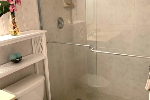 Condo in Pompano Beach, Florida, 2 bedrooms  № 1146743 - photo 1