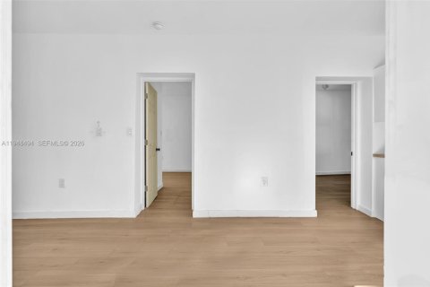 Commercial property in Fort Lauderdale, Florida № 2057478 - photo 2