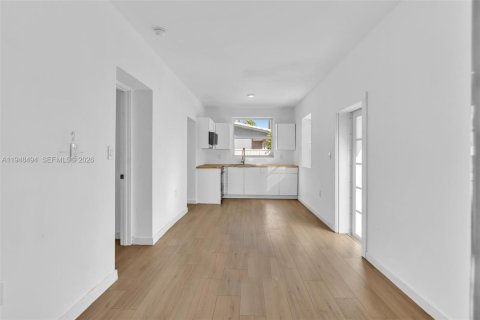 Commercial property in Fort Lauderdale, Florida № 2057478 - photo 4