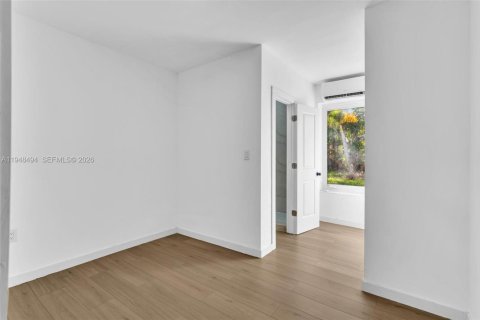 Commercial property in Fort Lauderdale, Florida № 2057478 - photo 16