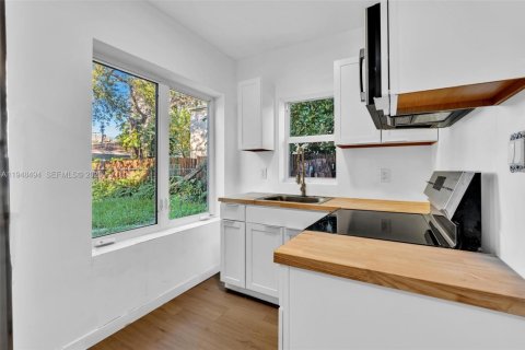 Commercial property in Fort Lauderdale, Florida № 2057478 - photo 21