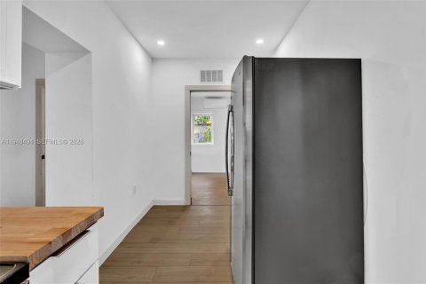 Commercial property in Fort Lauderdale, Florida № 2057478 - photo 22