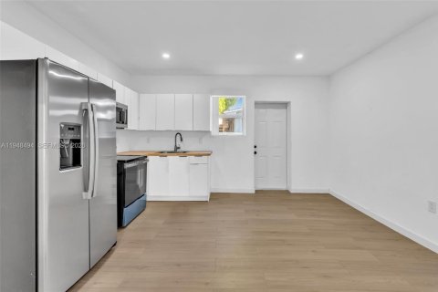 Commercial property in Fort Lauderdale, Florida № 2057478 - photo 14