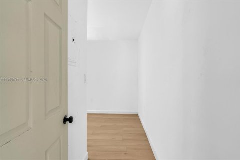 Commercial property in Fort Lauderdale, Florida № 2057478 - photo 6