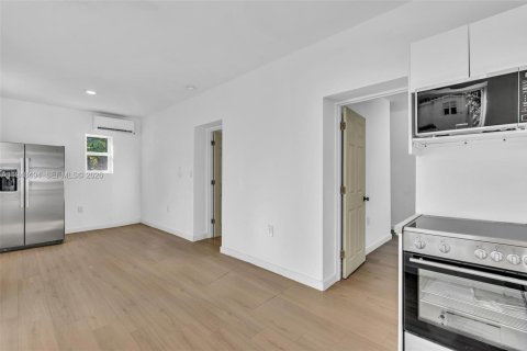 Commercial property in Fort Lauderdale, Florida № 2057478 - photo 5