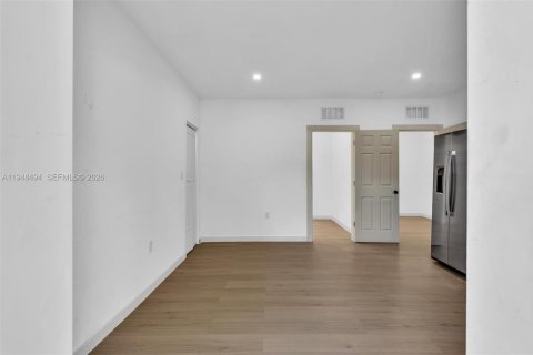 Commercial property in Fort Lauderdale, Florida № 2057478 - photo 10