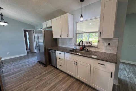 House in Cocoa, Florida 4 bedrooms, 171.68 sq.m. № 1578622 - photo 18