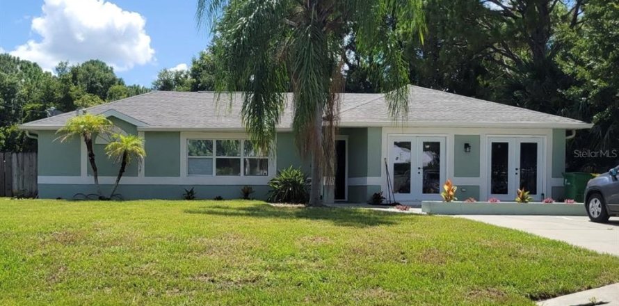 House in Cocoa, Florida 4 bedrooms, 171.68 sq.m. № 1578622