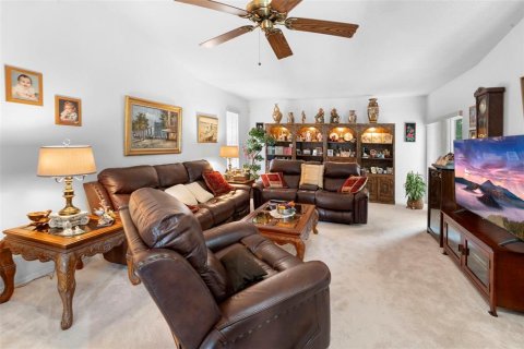 House in Deltona, Florida 4 bedrooms, 179.77 sq.m. № 1894567 - photo 21