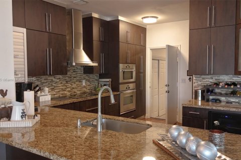 Casa en venta en Pembroke Pines, Florida, 3 dormitorios, 176.7 m2 № 1713464 - foto 19