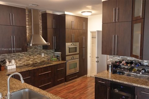 Casa en venta en Pembroke Pines, Florida, 3 dormitorios, 176.7 m2 № 1713464 - foto 12