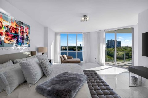 Condo in North Miami Beach, Florida, 3 bedrooms  № 2029606 - photo 25