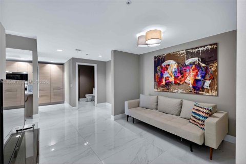 Condo in North Miami Beach, Florida, 3 bedrooms  № 2029606 - photo 28