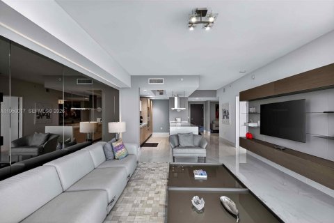 Condo in North Miami Beach, Florida, 3 bedrooms  № 2029606 - photo 30