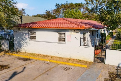 Commercial property in Miami, Florida № 2042639 - photo 5