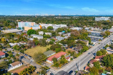 Commercial property in Miami, Florida № 2042639 - photo 12