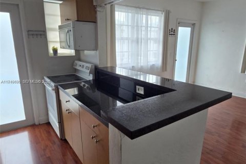 Снять в аренду кондоминиум в Майами-Бич, Флорида 1 спальня, 59.74м2, № 2005395 - фото 5