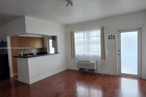 Кондоминиум с 1 спальней в Майами-Бич, Флорида № 2005395