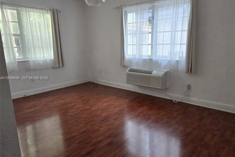 Снять в аренду кондоминиум в Майами-Бич, Флорида 1 спальня, 59.74м2, № 2005395 - фото 9