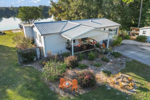 Villa ou maison à vendre à Interlachen, Floride: 2 chambres, 143.91 m2 № 829505 - photo 1