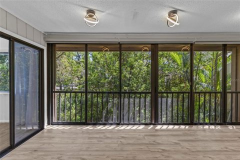 Condo in Sarasota, Florida, 3 bedrooms  № 2232871 - photo 16