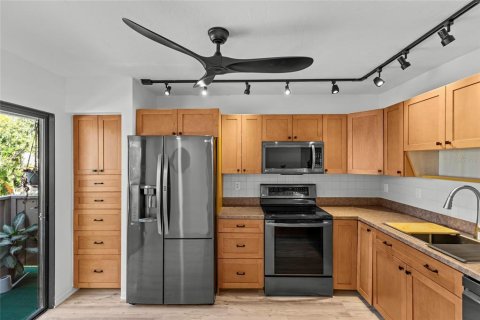 Condo in Sarasota, Florida, 3 bedrooms  № 2232871 - photo 10