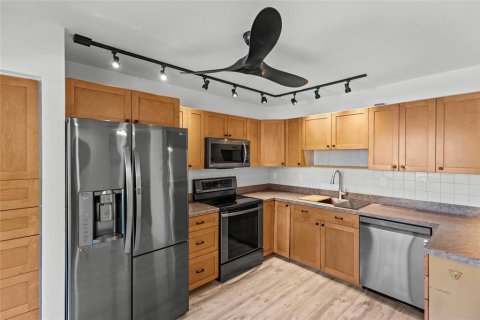 Condo in Sarasota, Florida, 3 bedrooms  № 2232871 - photo 11