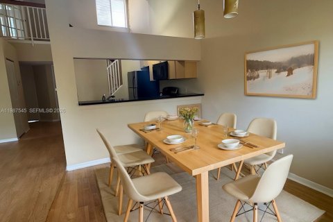 Condo in Coral Springs, Florida, 2 bedrooms  № 2068873 - photo 5