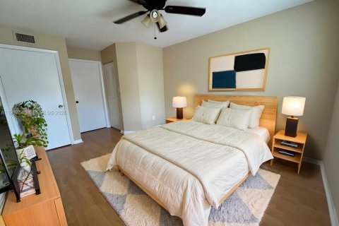 Condo in Coral Springs, Florida, 2 bedrooms  № 2068873 - photo 6