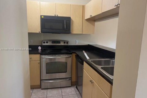 Condo in Coral Springs, Florida, 2 bedrooms  № 2068873 - photo 15