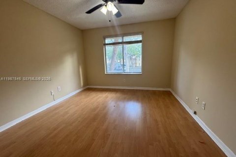 Condo in Coral Springs, Florida, 2 bedrooms  № 2068873 - photo 20