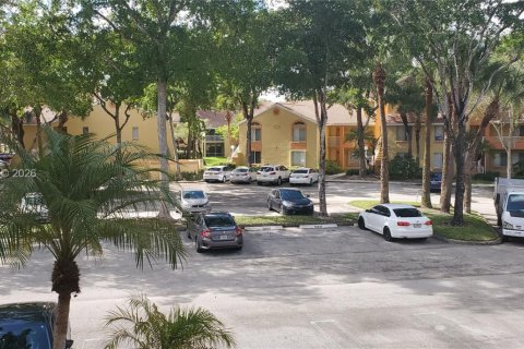 Condo in Coral Springs, Florida, 2 bedrooms  № 2068873 - photo 26