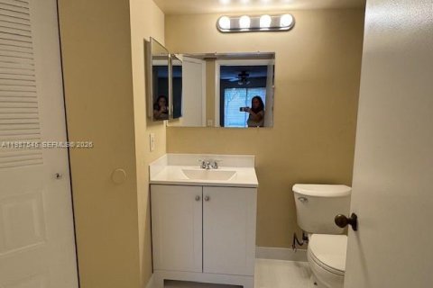 Condo in Coral Springs, Florida, 2 bedrooms  № 2068873 - photo 24