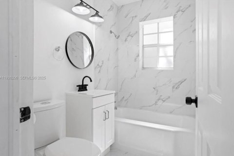 House in Fort Lauderdale, Florida 3 bedrooms, 176.89 sq.m. № 1994624 - photo 7