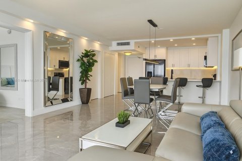 Condominio en venta en Miami Beach, Florida, 2 dormitorios, 86.4 m2 № 1951341 - foto 6