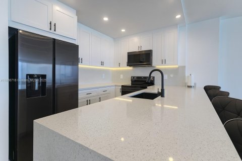 Condominio en venta en Miami Beach, Florida, 2 dormitorios, 86.4 m2 № 1951341 - foto 9