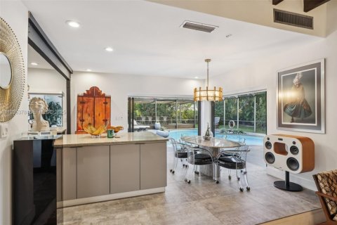 Casa en venta en Cutler Bay, Florida, 3 dormitorios, 197.97 m2 № 1993478 - foto 5