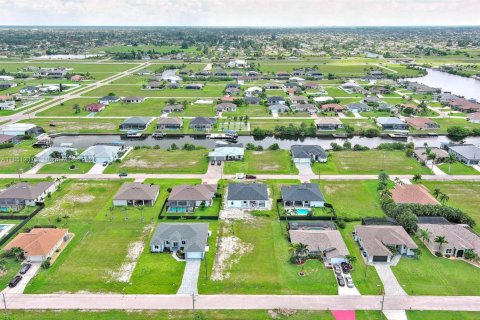 Land in Cape Coral, Florida № 1854829 - photo 18