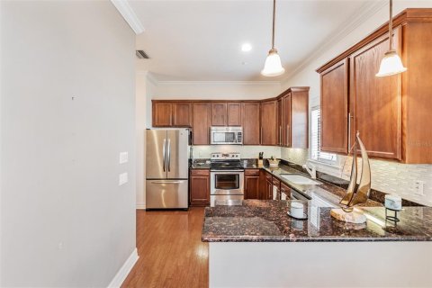 Townhouse in Apollo Beach, Florida 4 bedrooms, 299.33 sq.m. № 1684900 - photo 24