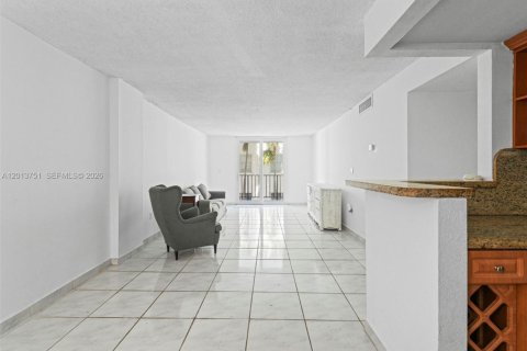 Condo in Miami Beach, Florida, 1 bedroom  № 2075993 - photo 6