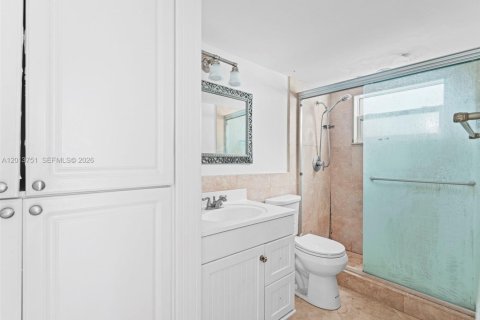 Condo in Miami Beach, Florida, 1 bedroom  № 2075993 - photo 22