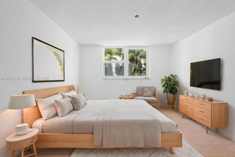 Condo in Miami Beach, Florida, 1 bedroom  № 2075993 - photo 17