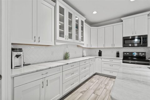 House in Apollo Beach, Florida 4 bedrooms, 256.32 sq.m. № 875447 - photo 14
