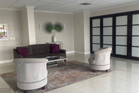 Appartement à louer à Hallandale Beach, Floride: 2 chambres, 94.76 m2 № 1969021 - photo 12