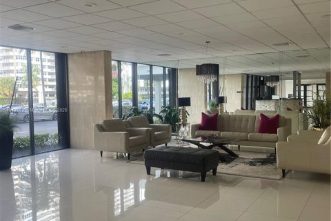 Appartement à louer à Hallandale Beach, Floride: 2 chambres, 94.76 m2 № 1969021 - photo 13