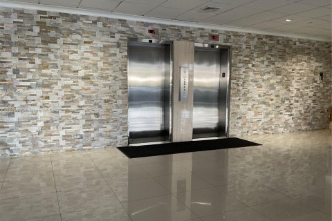 Appartement à louer à Hallandale Beach, Floride: 2 chambres, 94.76 m2 № 1969021 - photo 27