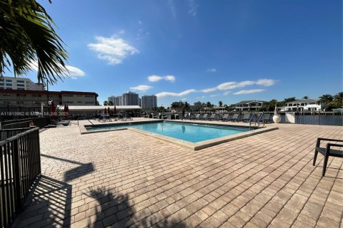 Appartement à louer à Hallandale Beach, Floride: 2 chambres, 94.76 m2 № 1969021 - photo 22