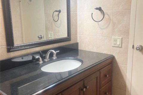 Appartement à louer à Hallandale Beach, Floride: 2 chambres, 94.76 m2 № 1969021 - photo 5