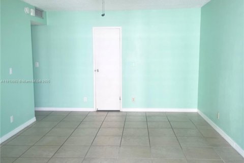 Appartement à louer à Hallandale Beach, Floride: 2 chambres, 94.76 m2 № 1969021 - photo 3